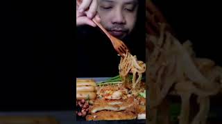 Pad Thai the best of thailand #food #yummy #asmr #mukbang #thaifood #delicious #foodie #shorts