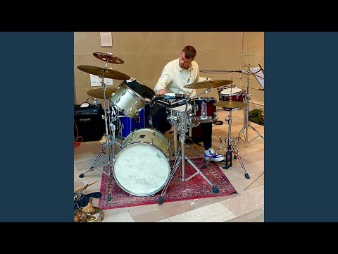 Assista a In The Top of The Back of Your Head (Live) no YouTube