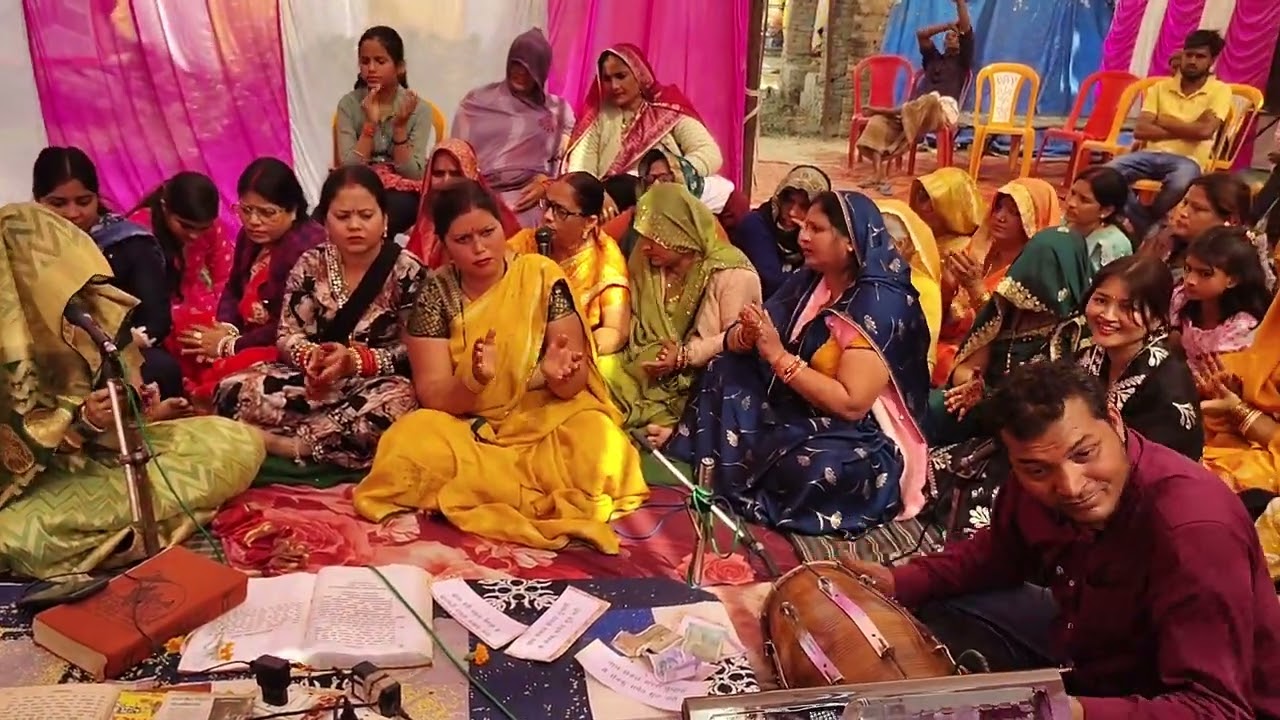 Sasural mein gya mene bhajan ♥️ Mila khoob Sara Aashirwad 🥰🤌puja sampann Hui 🙏🥳#puja #bhajan 