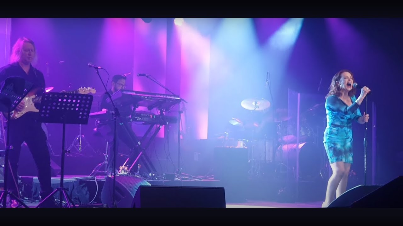 Sheena Easton - Almost Over You Live - YouTube