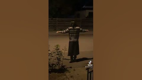 Shocking footage from my window last night🔪👀 #shorts #scary #dancinglady #eerie