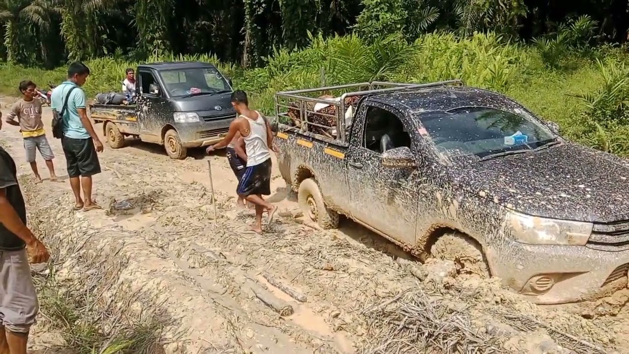 Akses menuju ke desa malenggang kecamatan Sekayam kabupaten Sanggau kalimantan Barat