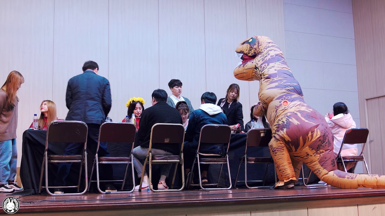 [4K] 181102 오마이걸 직캠 '팬사인회장에 공룡 난입' Oh My Girl Fancam @대전팬사인회 대전기독교 연합 봉사회관 By 벤뎅이