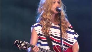 PERNILLA ANDERSSON 'Kasta Sten' (Live @ Peace & Love 2010)