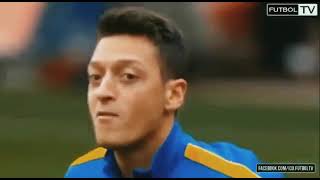 Mesut Özil... Öyle Bir Gülüşü Var Ki, Sanırsın Korona Bitmiş, Yasaklar Kalkmış 😍