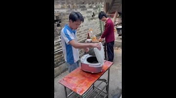 Đôi bạn cùng tiến...!