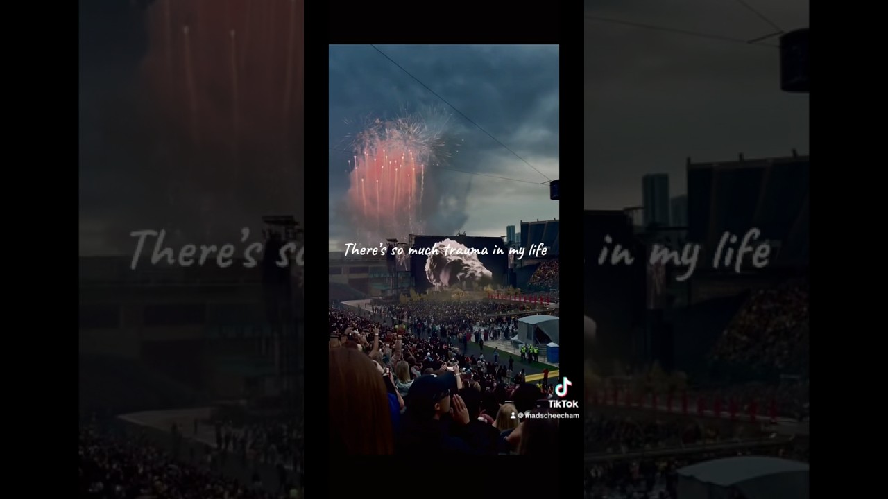 Out of time(Cover)- I love the Weeknd, this was my second time seeing him💖