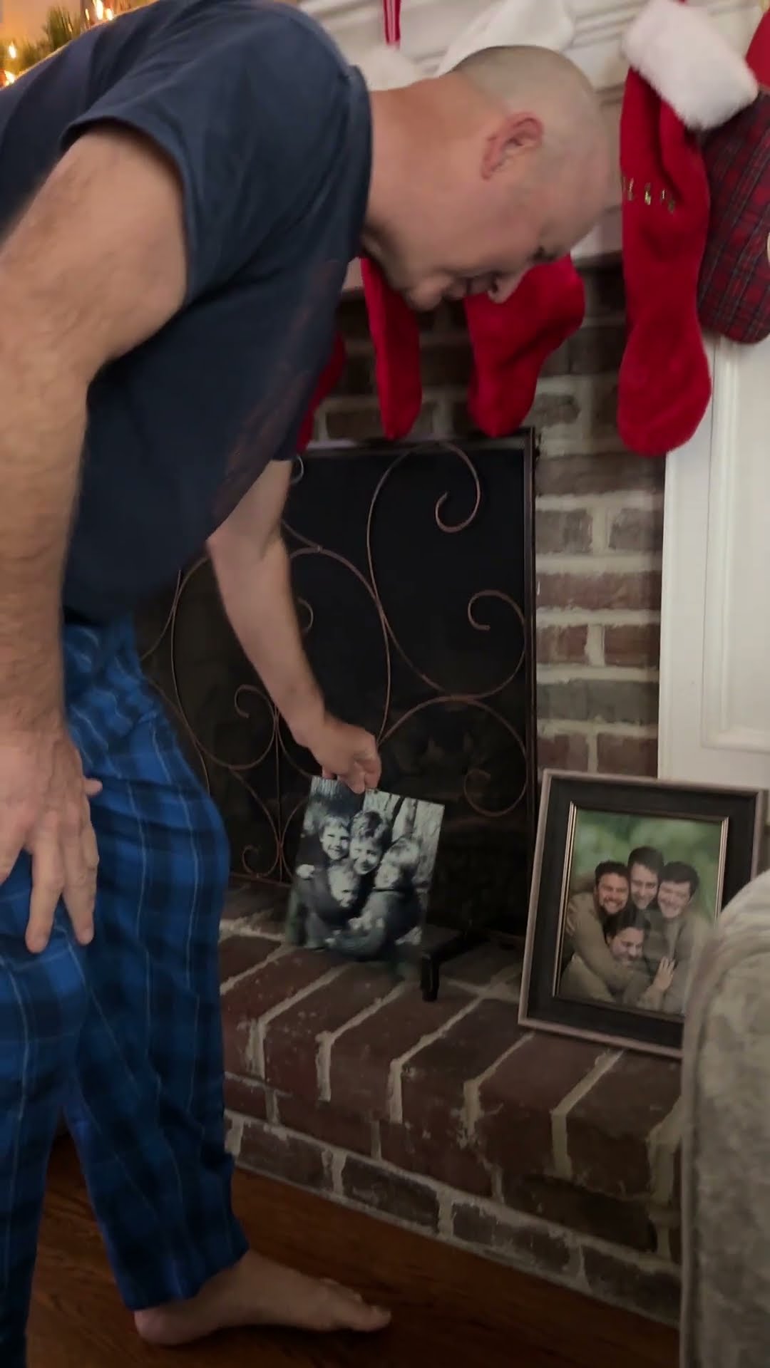 How Long Did It Take Dad to Notice All of His Gifts? || ViralHog