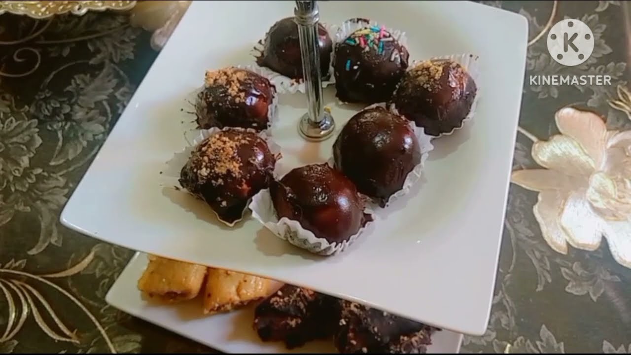 اجواء ليلة العيد 🥰   صورتلكم  اخر طاولة  شقان فطر عقب العام جاي😍😍 عيدكم مبروك و سنين دايمة