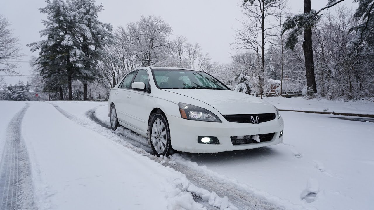 Snow Day with my 7th Gen Honda Accord | VLOG - YouTube