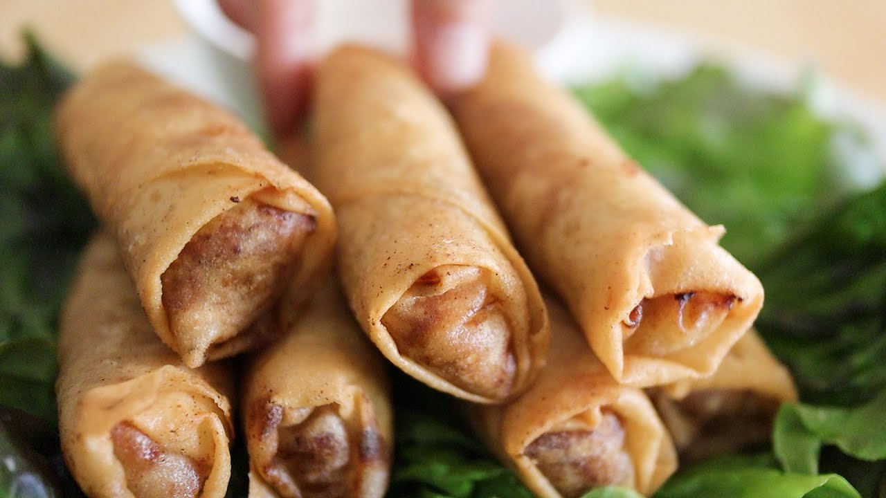Carrot & Cabbage Egg Rolls (Chả Giò Chiên Cà Rốt Bắp Cải)