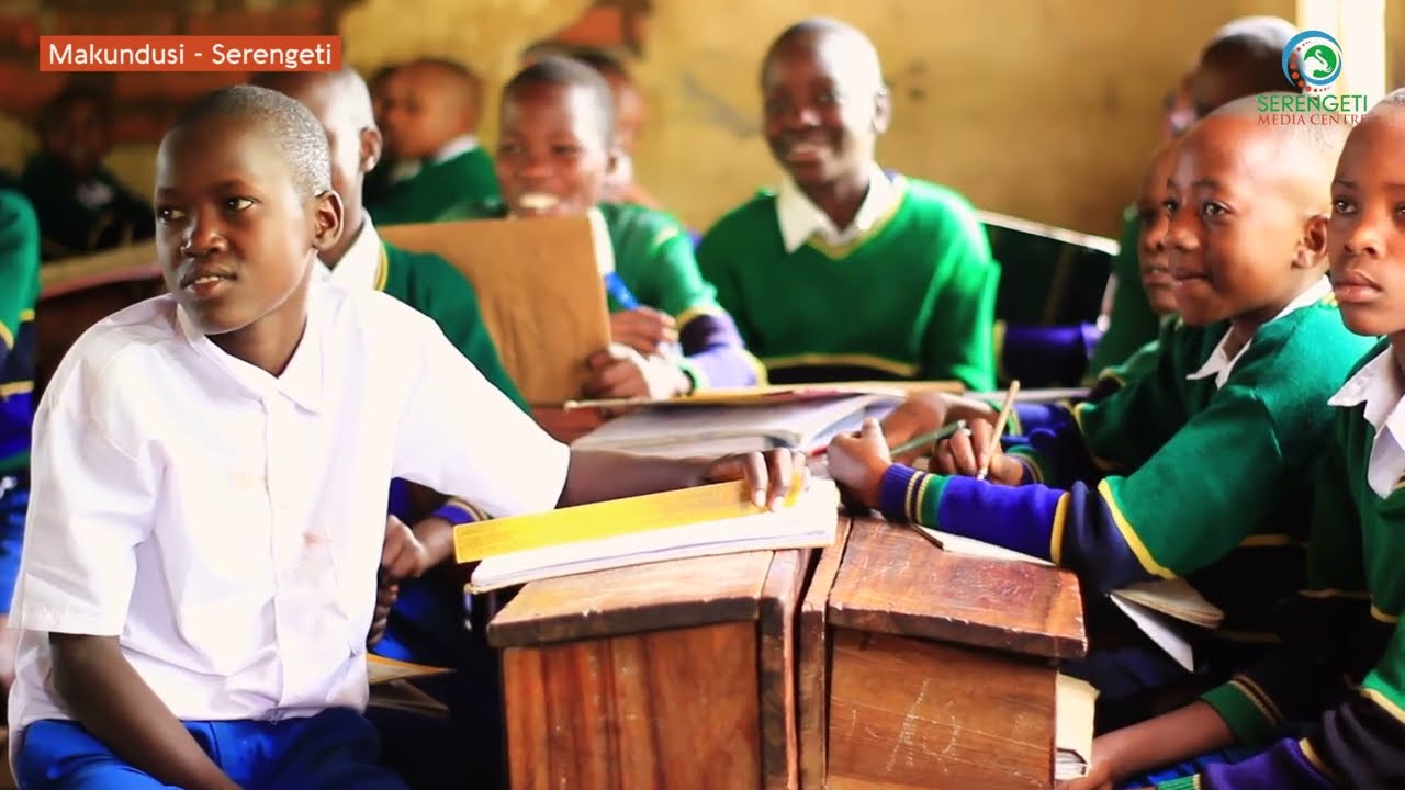 MAZINGIRA YA ELIMU KIJIJI CHA MAKUNDUSI YAZIDI KUBORESHWA, MADAWATI YAGAWANYWA KWA SHULE 5