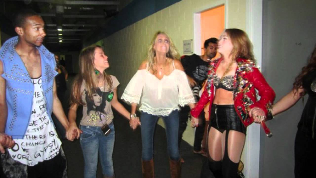 Miley Cyrus behind the scenes of Gypsy Heart Tour - YouTube