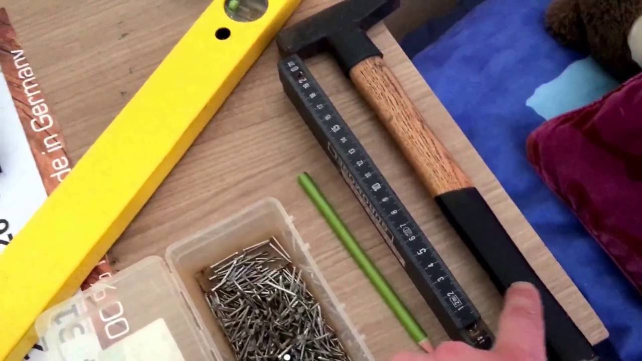 Bild aufhängen Wandbild gerade an die Wand hängen Gemälde ausrichten