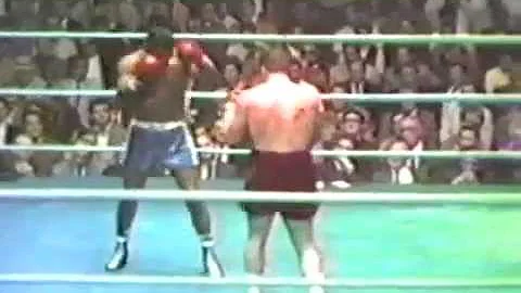 Floyd Patterson vs Jerry Quarry (October 28, 1967)...