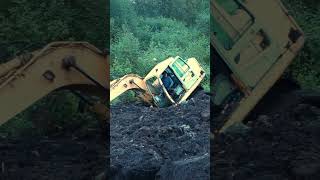 Excavator Recovery Stuck in Mud