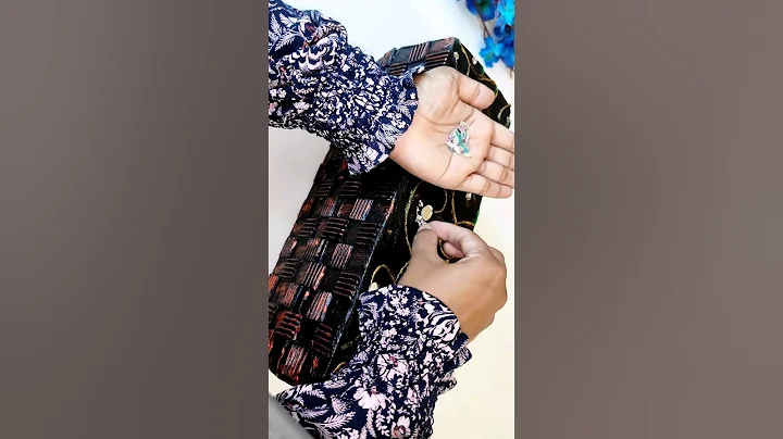 DIY ✨ Flower Vase making at home / best out of waste ideas #diy #art #shorts #youtubeshorts