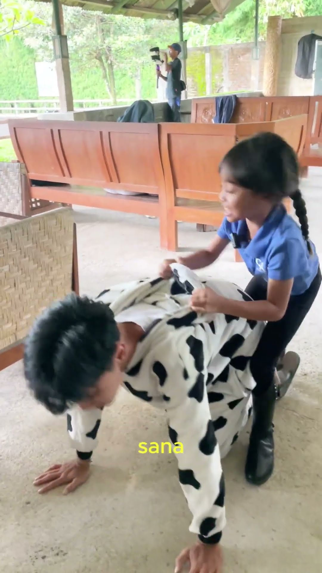 LEIKA NAIK SAPI YANG BISA LONCAT LONCAT #leika #shorts