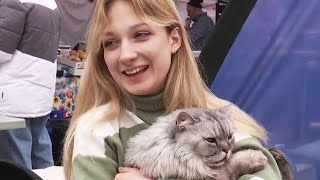 17YearOld Ukrainian Refugee Flees With Cat to Poland