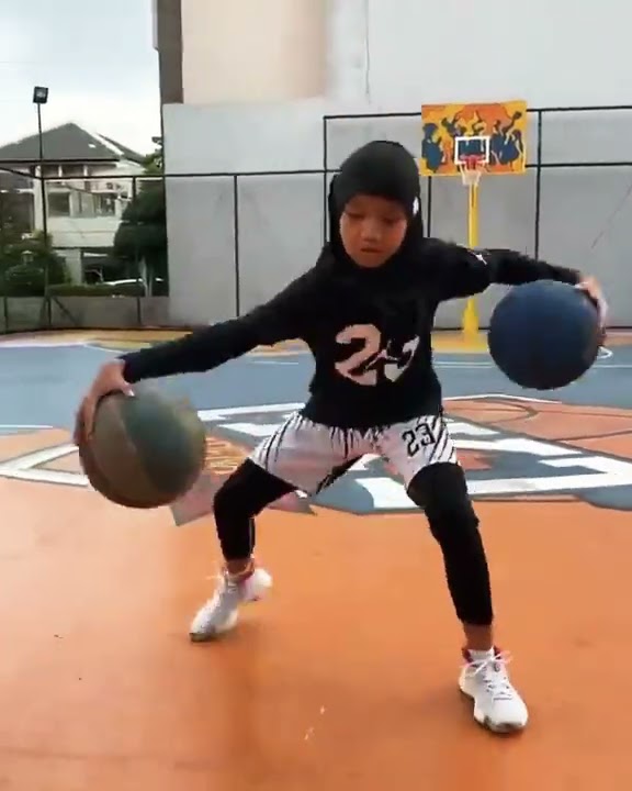 WOW KEREN, Dribbling itu teknik paling dasar dalam Basket #shorts #basketball