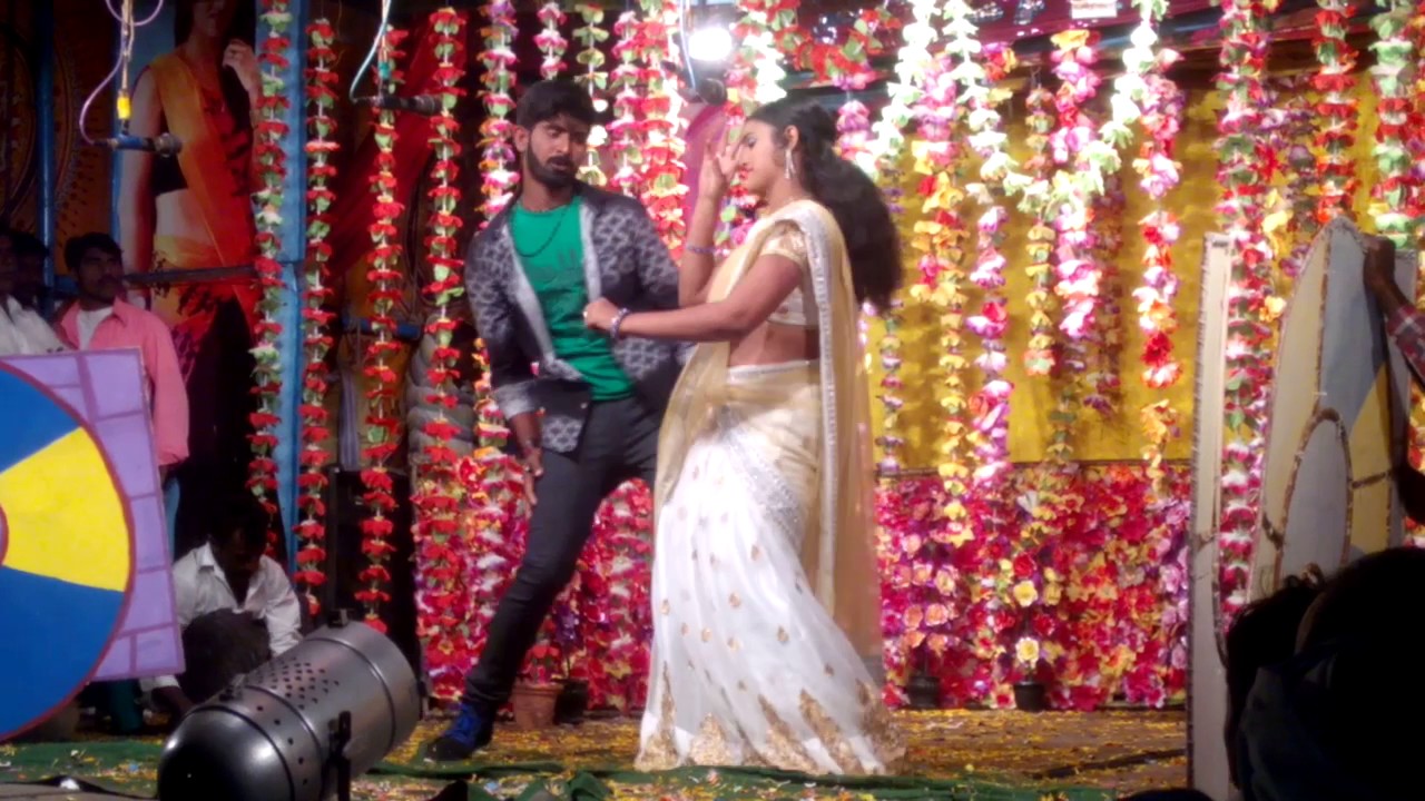 Raji vana vana velluvai