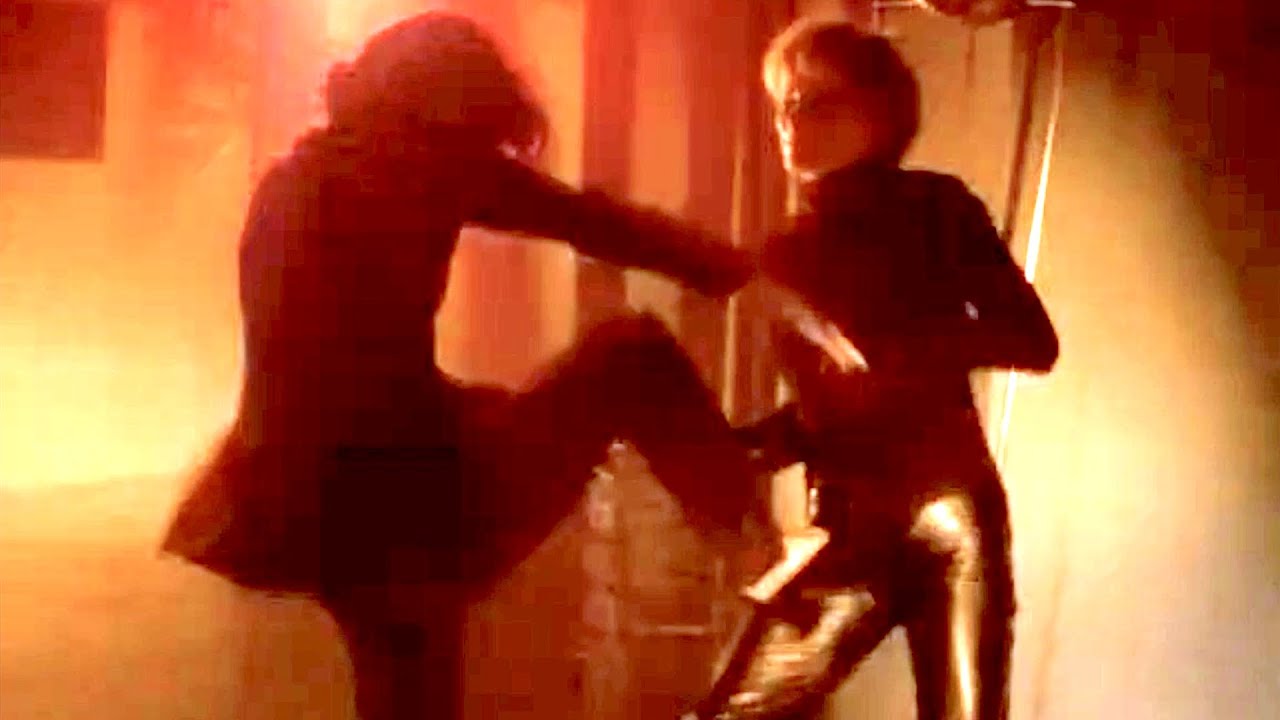 Miss Parker vs. Brigitte [The Pretender - S2E12 - "Toy Surprise"]