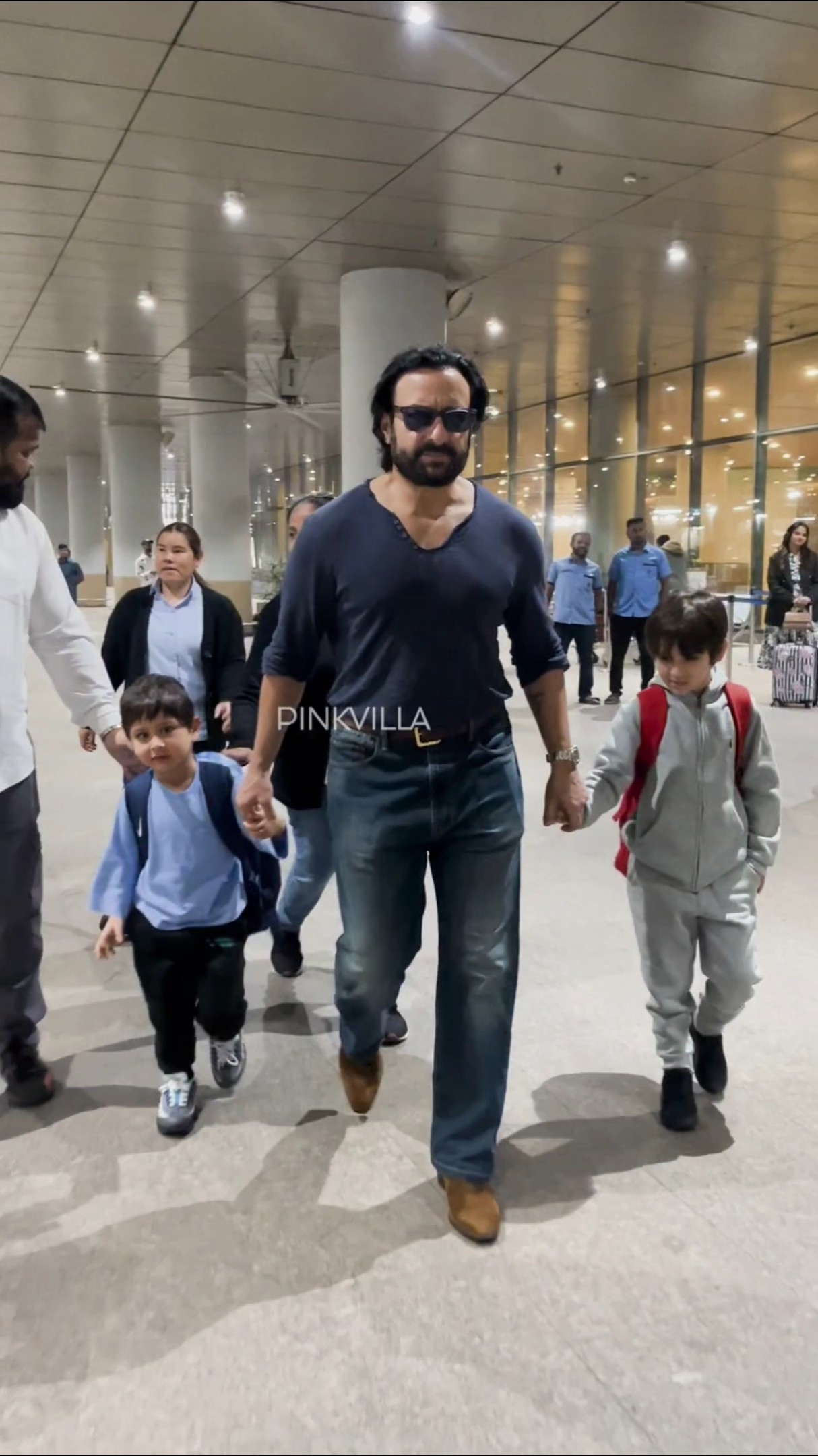 Saif Ali Khan \u0026 Kareena Kapoor With Taimur \u0026 Jeh Return To The Bay ? | #shorts #bollywood #family