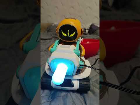 Eilik Panxer 2 Parison (Hide because copyright)