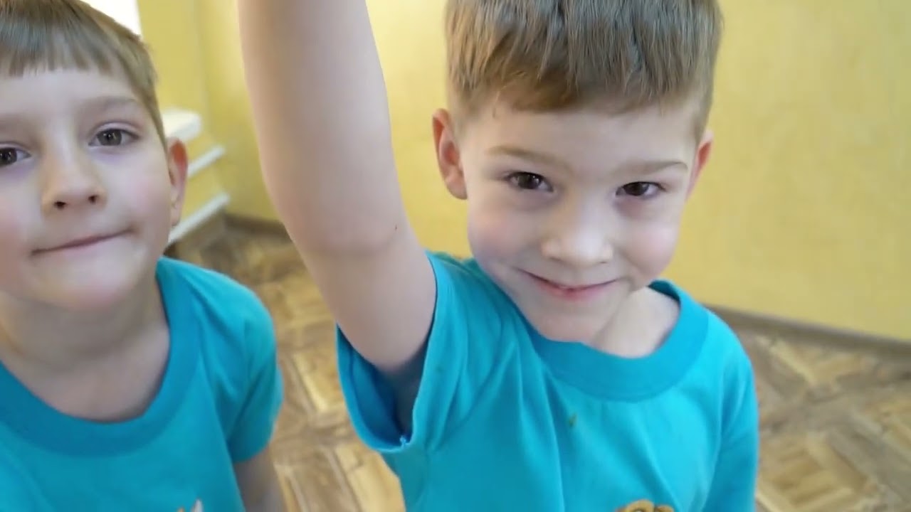 Фрагмент заняття з фізичної культури в старшій групі №1 + Руханка я і ти