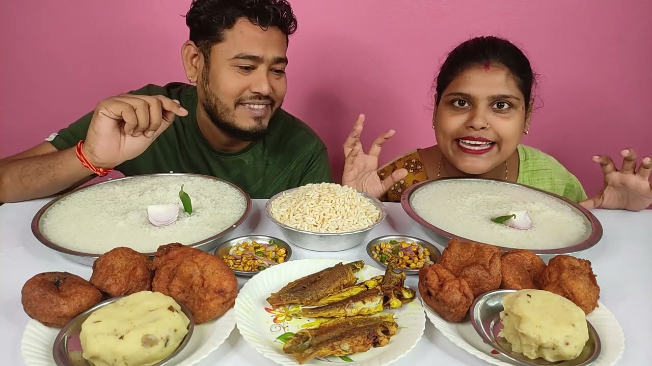 panta vat, aloo chop, aloo vorta, dalmut makha, muri, mach vaja eating show