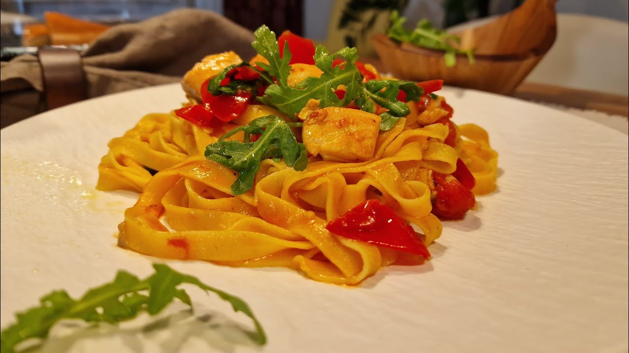 PASTA AL SALMONE FRESCO CON POMODORINI E RUCOLA – Facile, cremosa e ...