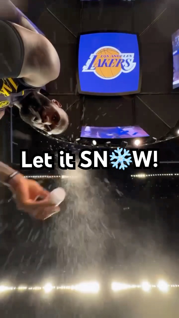 LeBron James brings his signature pregame routine to the Bay for #NBAXmas! ?❄️|#Shorts