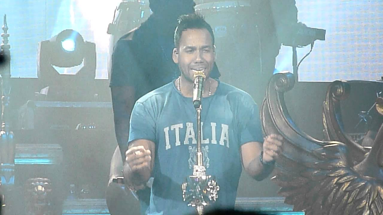 Romeo Santos - The King Stays King - YouTube