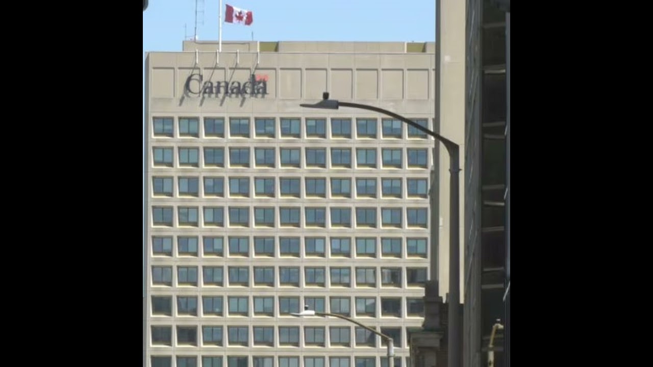 Wages for federal workers in Canada are 83% higher than average salaries. Is it a good thing?