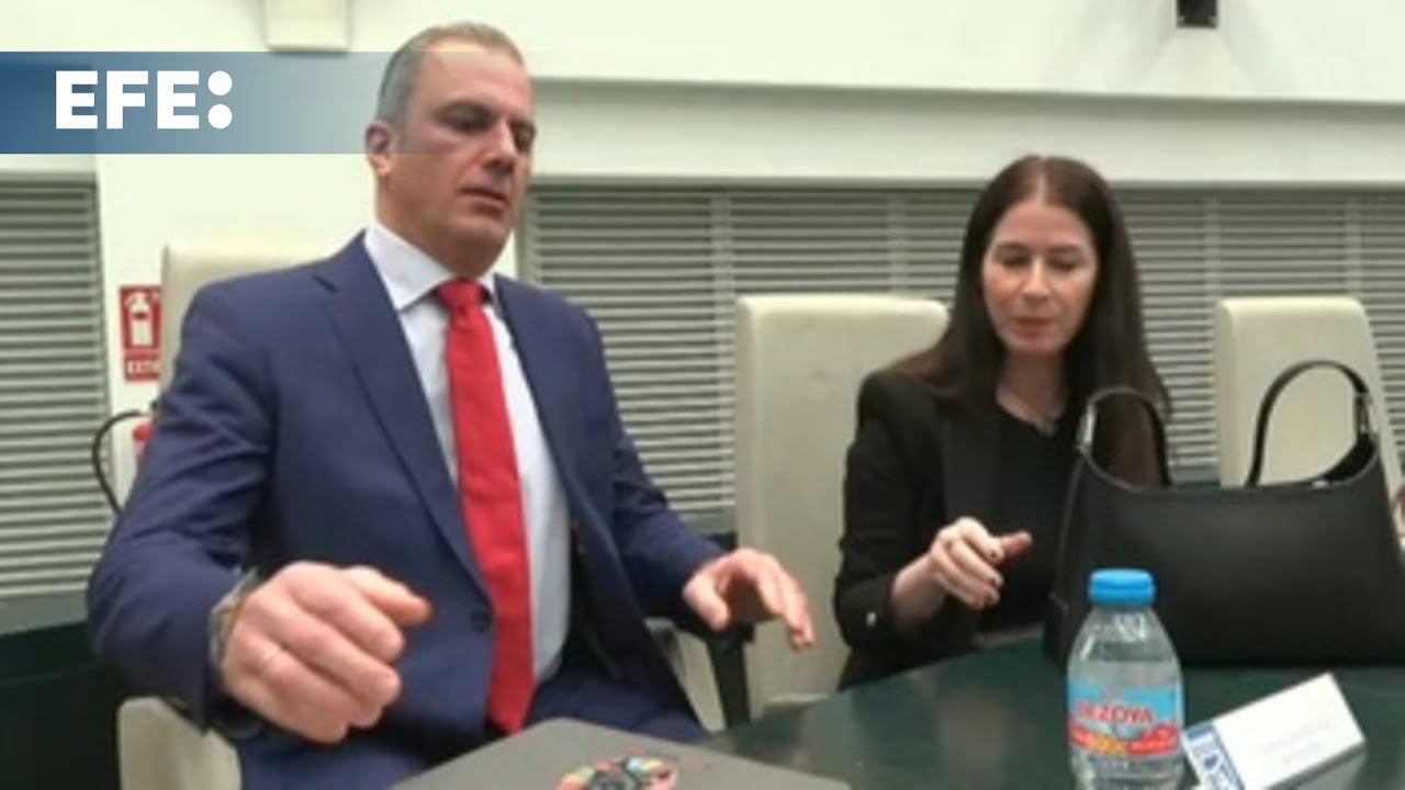 Vox expulsa a Ortega Smith y abre expediente a Antelo