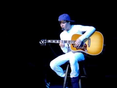 "Never Let You Go (Acoustic)" performed live by Justin Bieber in Honolulu, Hawaii