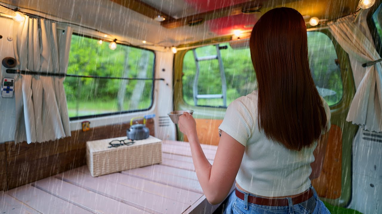 【雨の日の車中泊】ひとりぼっちで車の中に引きこもりソロキャンプ | Car camping