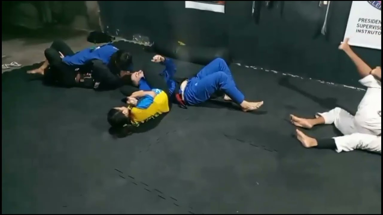 Seguimos com os nossos futuros campeões 🏆☝️jiujitsu #arte_suave #campeões #viralvideos em 02/2026.