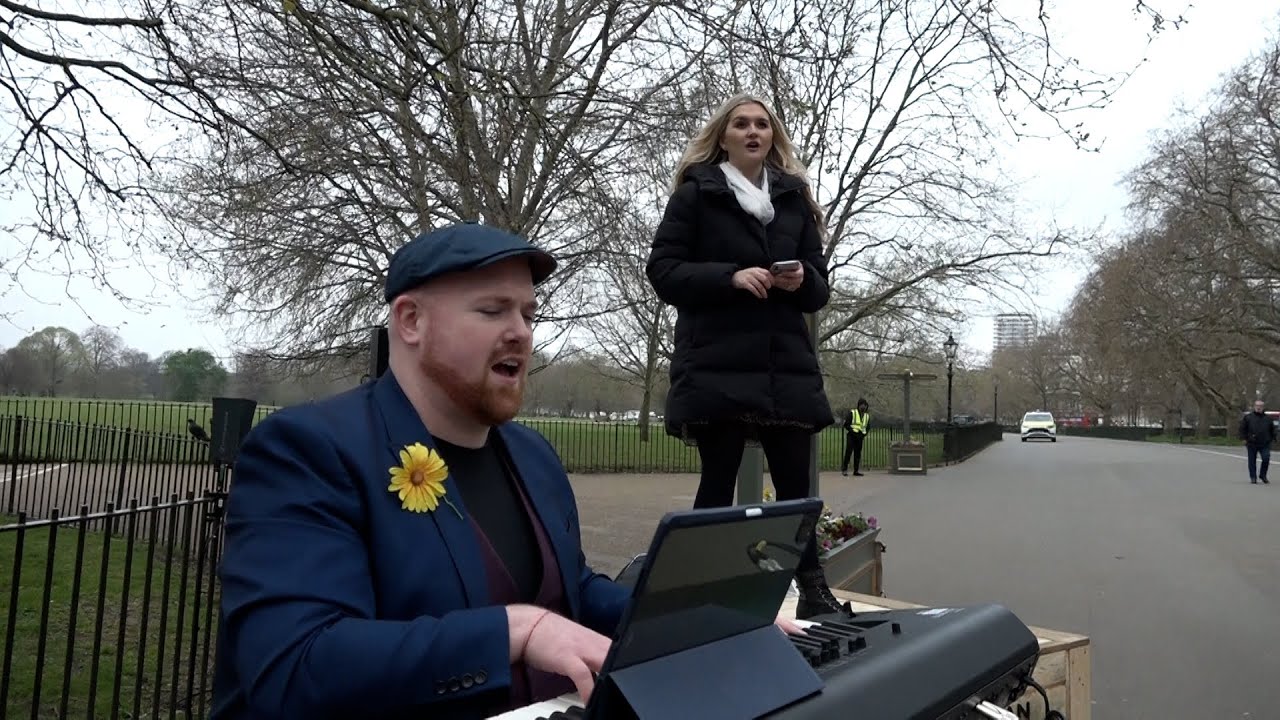 An opera masterclass with Nicky Spence in Hyde Park - YouTube