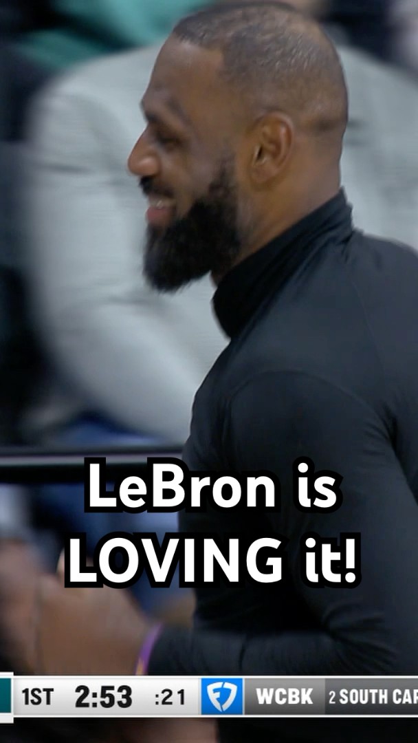 12 straight buckets for the Lakers!