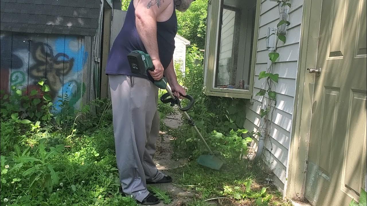 MasterForce 12 inch 20 volt.string trimmer and 7.5 amp hour boost