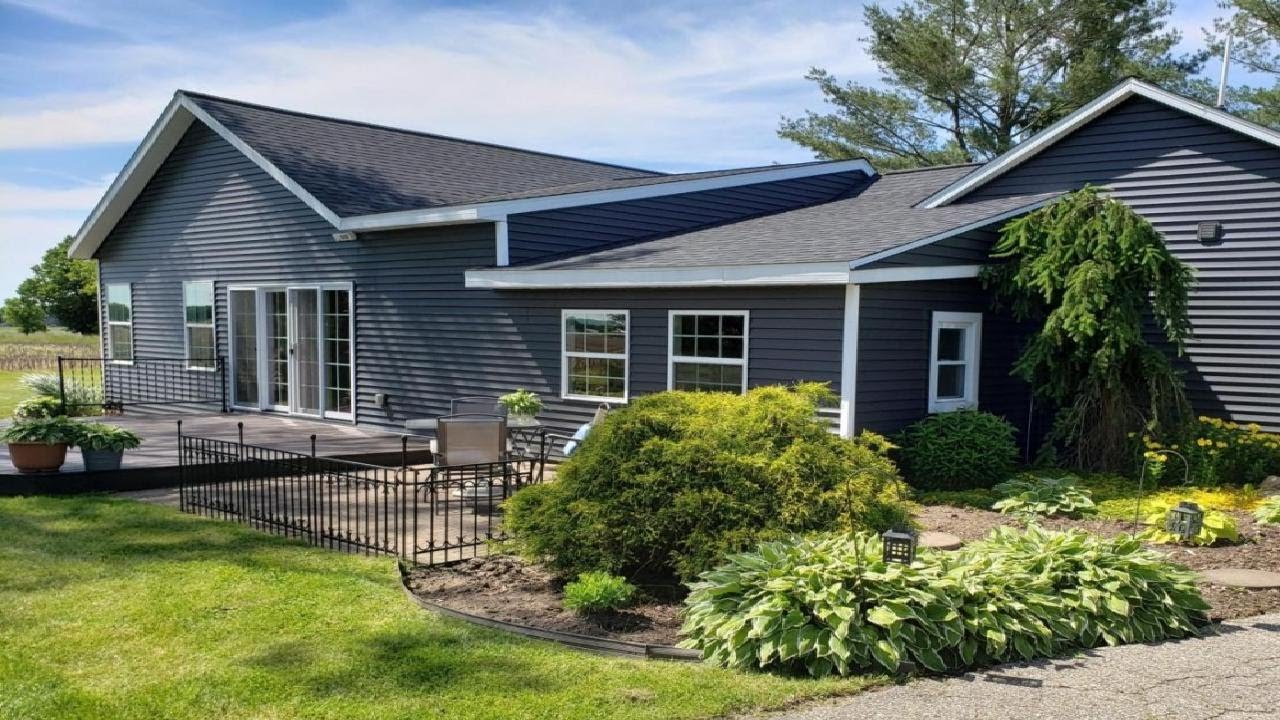 7044 W 80th, Fremont, MI Presented by Nancy Rottier.