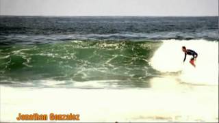 El Quemao surf with all star European surfers