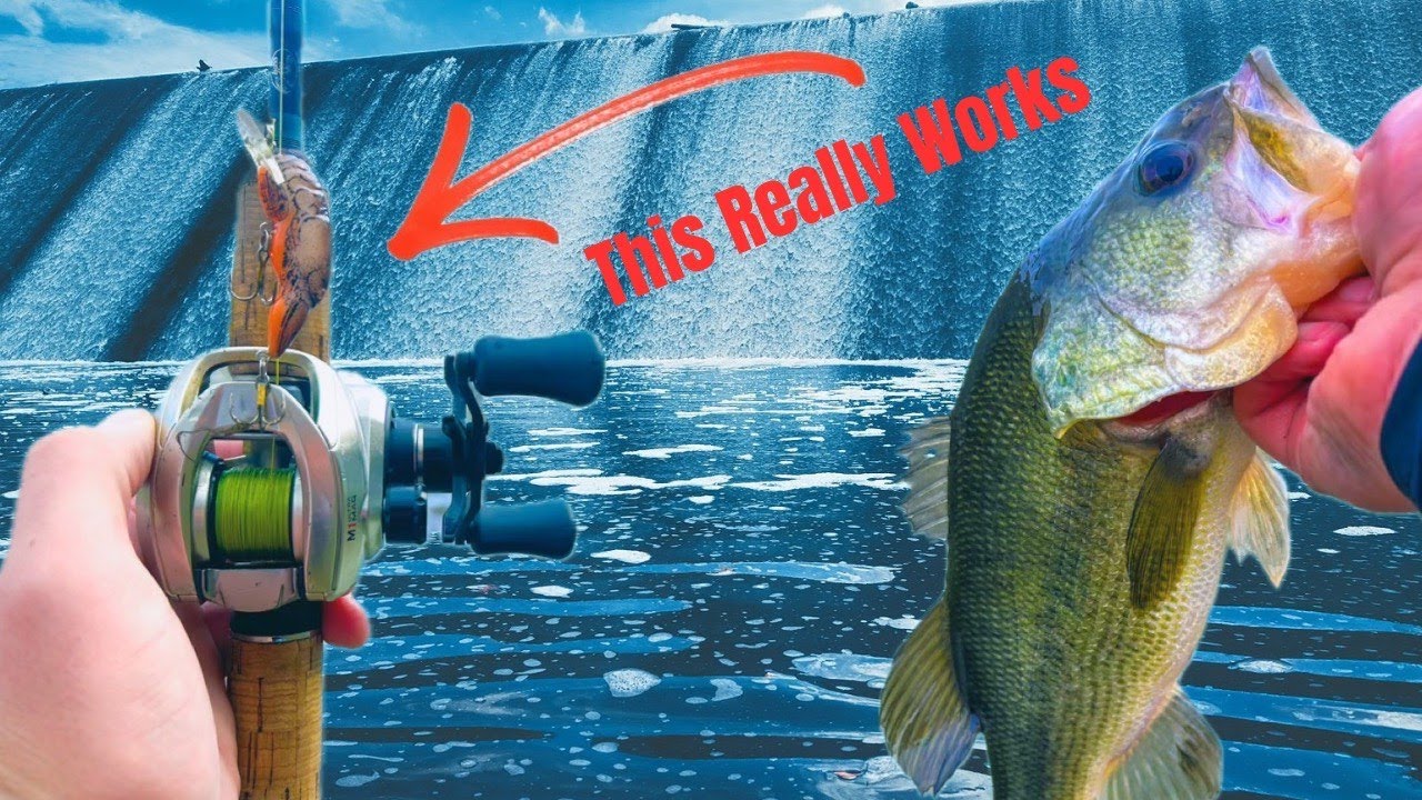 Late November Bass Fishing!!! (Rebel Crawfish Lure Works)