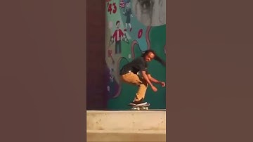 #SWITCH Inward Heelflip - London Davis