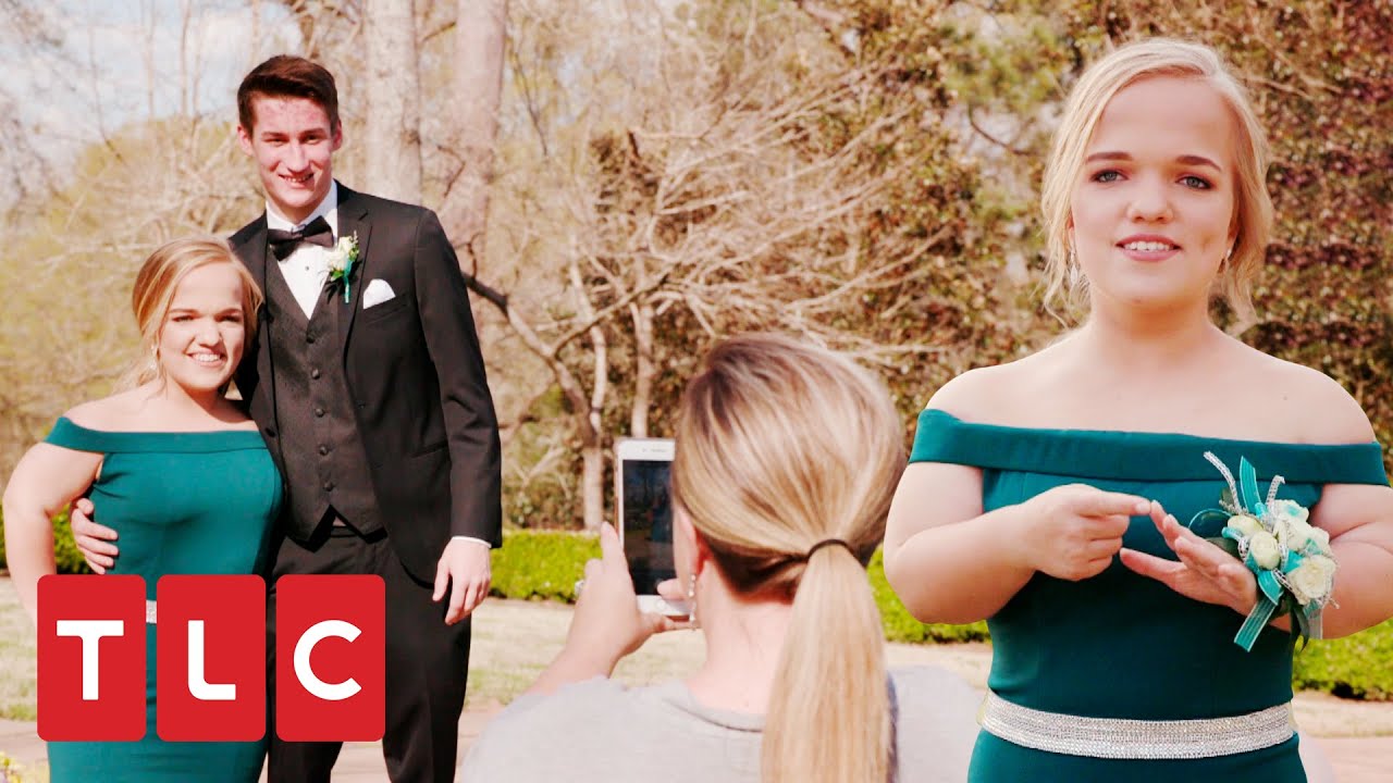 Elizabeth se transforma em uma princesa para a noite do baile! Os Pequenos Johnstons TLC Elizabeth se transforma em uma princesa para a noite do baile! Os Pequenos Johnstons TLC