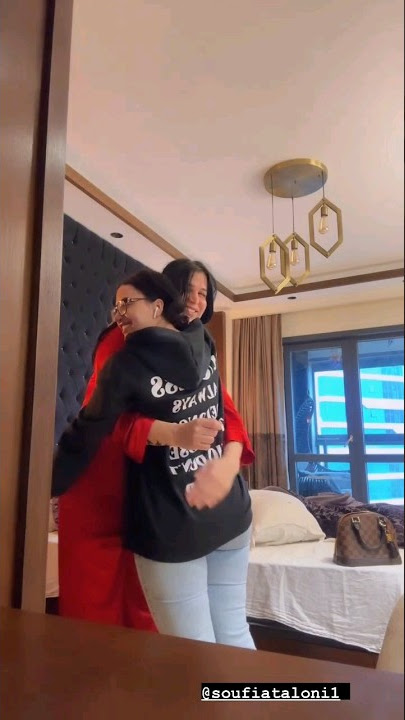 صوفيا مسخاتش بي حتى انا اختي وحبيبتي اعز ما عندي وشحال من واحد كايتمناة هذة اللحظة