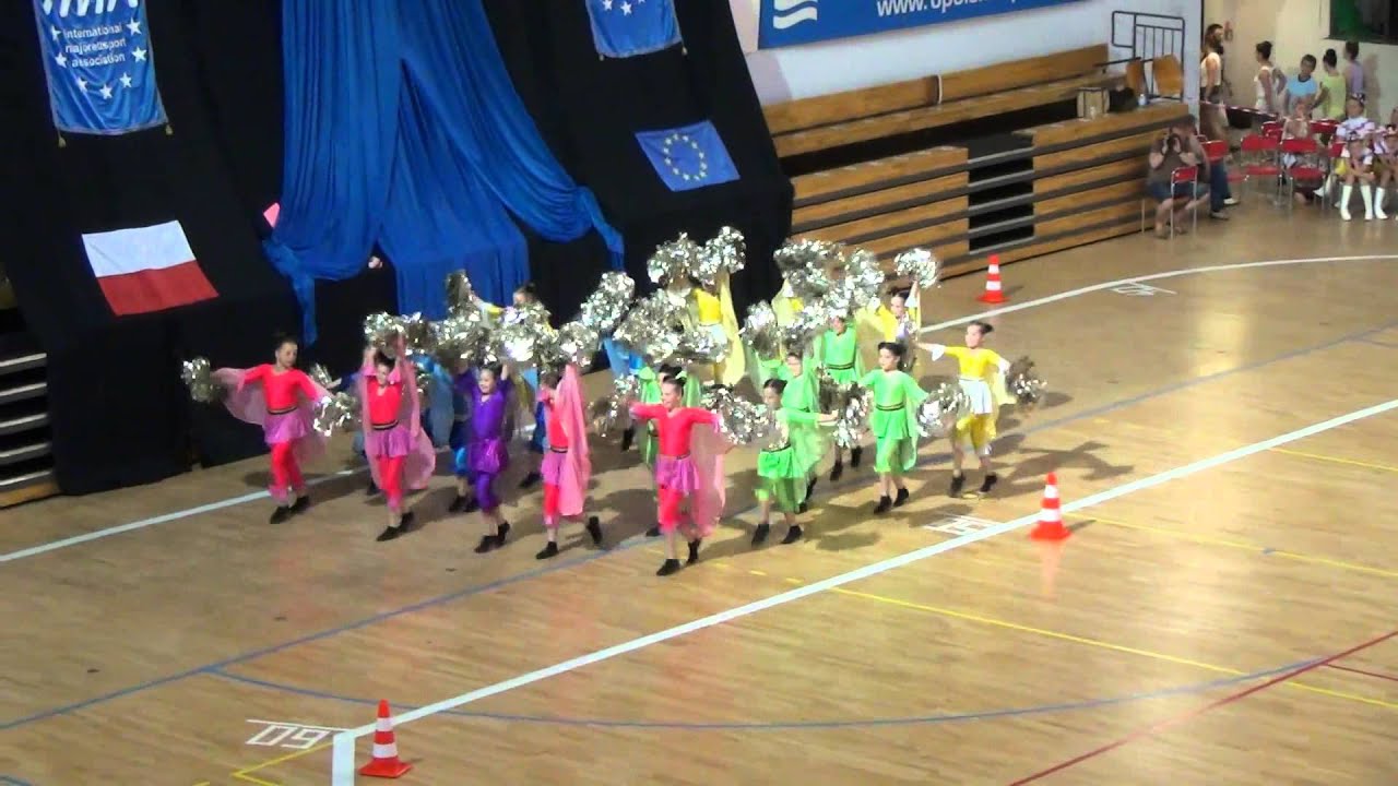 Uśmiech Tworków MP 2014 przemarsz pom-pom