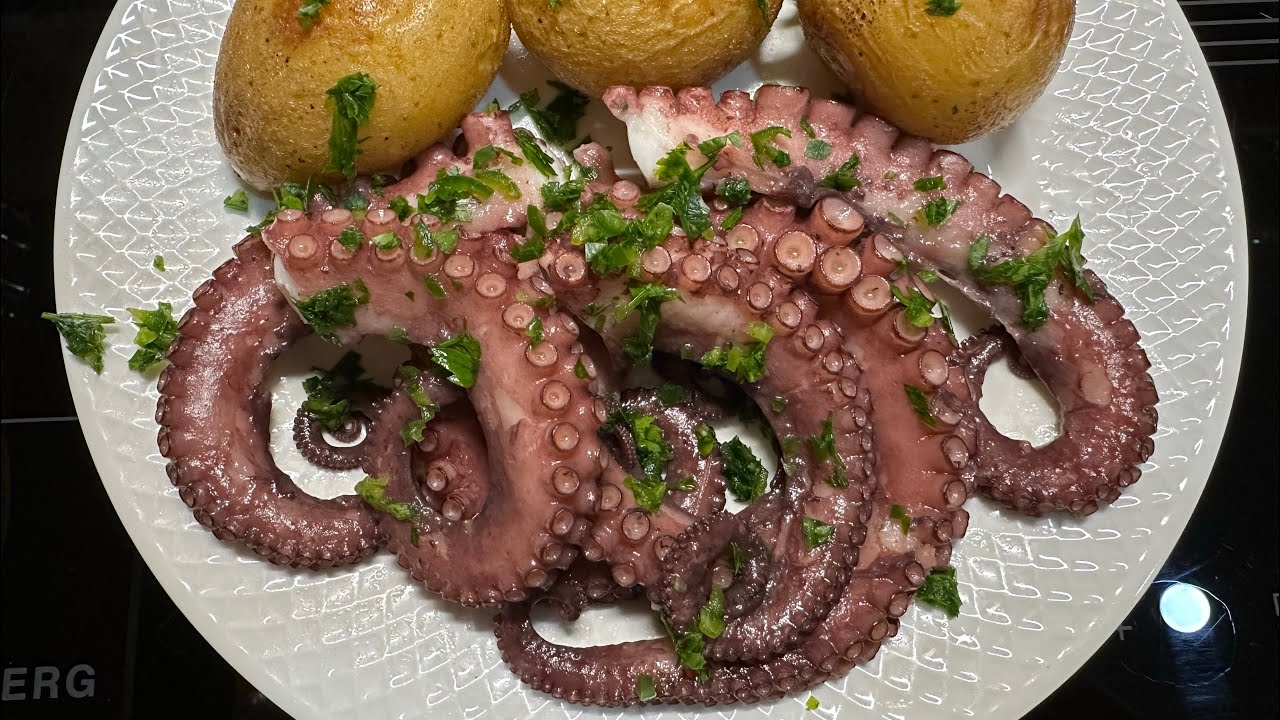 Как приготовить осьминога: простой и проверенный рецепт 🐙