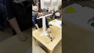 Assembling an Humanscale eFloat Lite Desk Base